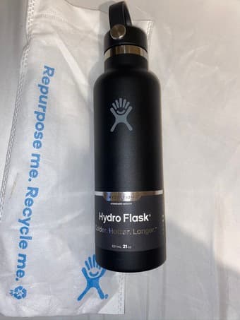 New 21 Oz Black Hydro flask 1