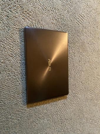 As new: Asus Zenbook 13 Ultra-Slim laptop 3