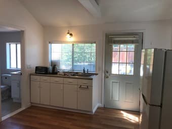Studio Cottage in Midtown Palo Alto 4