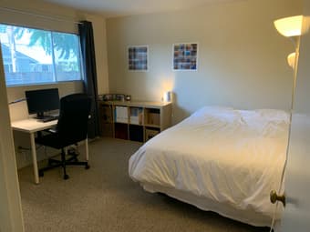 Menlo Park room in 2BD/1BA 1