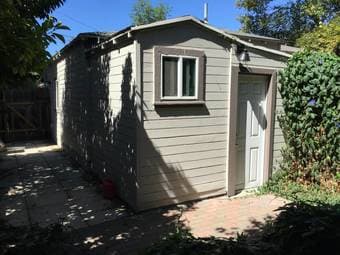 Charming studio/in-law home with private yard/garden PRICE DROP 1