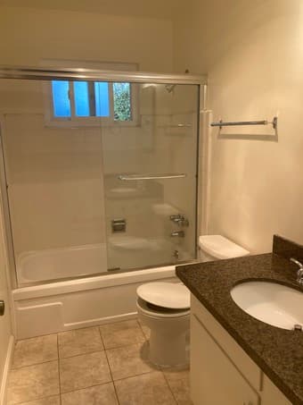 Looking for female roomate in beautiful Menlo Park apartment - Nov 1st 3