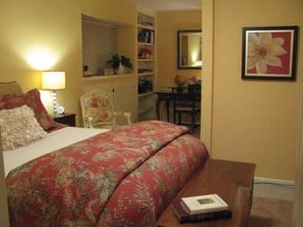 1b1b includes daily breakfast, housekeeping, parking long or short ter 3