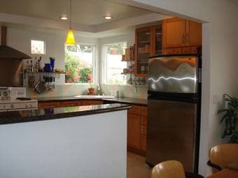 Tastefully Renovated 3 Bedroom House Near the Water 2