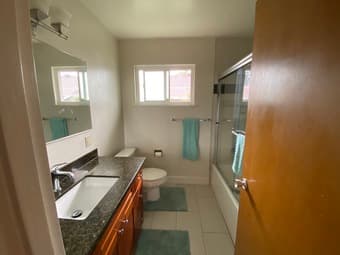 Room + Private Bath Available in 2 bed/2 bath in downtown Palo Alto 3