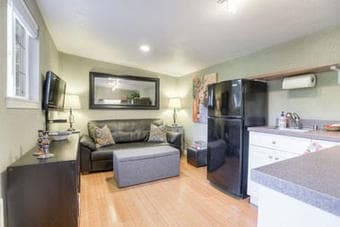 Furnished Studio (kitchen, bath, bed & living) MenloPark near Univ Ave 1