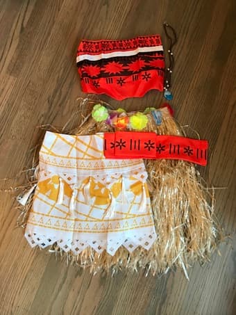 Moana Disney Halloween Costume (size S) 1