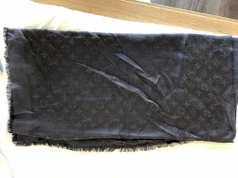 Original Louis Vuitton scarf 3