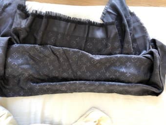 Original Louis Vuitton scarf 4