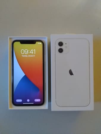 iPhone 11 128GB (white) unlocked, with lots of extras 1
