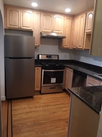 Beautiful 2 bedroom, 1 bathroom place Close to Stanford 4