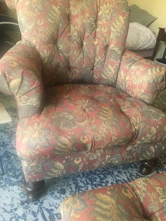 Arm Chair w/Ottoman 1