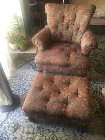 Arm Chair w/Ottoman 2