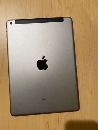 iPad 9.7 inch 6th gen with LTE 1