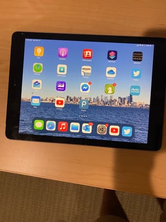 iPad 9.7 inch 6th gen with LTE 2