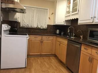4BR/2BA 2000sf Furnished House with backyard 4