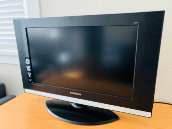 Samsung TV 26" + Amazon Fire TV Stick 1