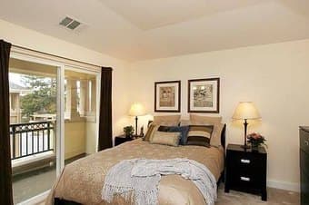 4 BR 3.5 BA 2-story home close to Google and downtown 3