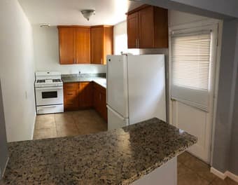 Great 1 BR 1Ba Duplex in great location in Redwood City 2