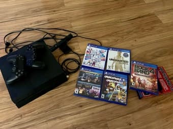 PS4 500G console + 2 controllers + 5 games + MIDI adaptor + camera 1