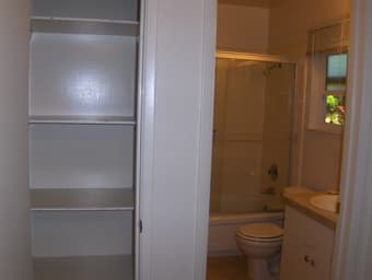 1 bedroom-Mountain View Available immediately 4