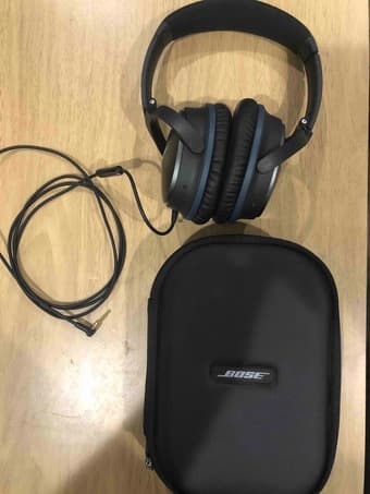 Bose Noise Cancelling Headphones QuietComfort 25 Acoustic 1
