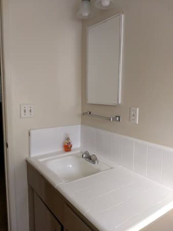 available ASAP 1Bed Apartment, excellent location 4