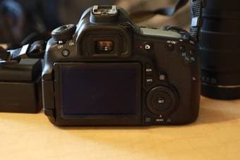 Canon EOS 60D 18.0MP Digital SLR Camera - Black w/EF-S IS 18-135mm Len 2