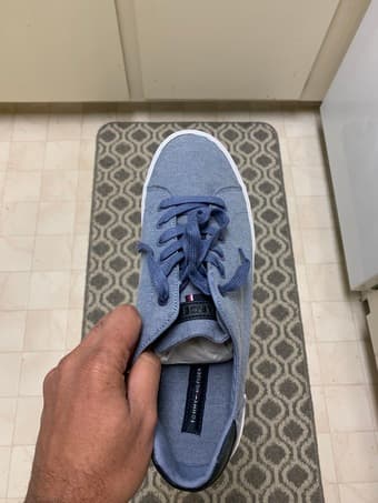 New unopened pair of Tommy Hilfiger Pawley's Men's Fashion Sneakers 1