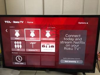 TCL 32‘’ Smart Roku TV 2
