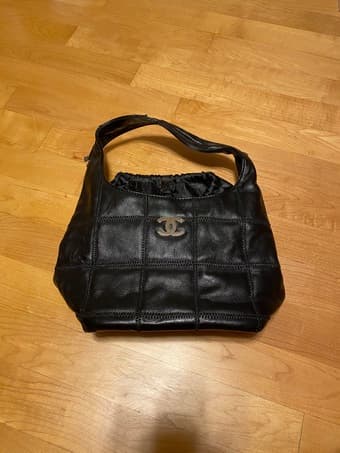 black tote purse 1