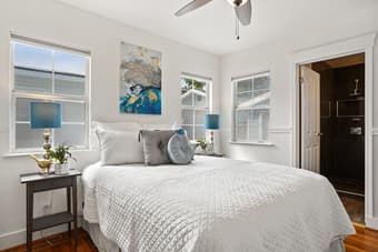 2bed/2bath + garage close to Stanford RWC and CalTrain 3