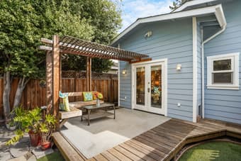 2bed/2bath + garage close to Stanford RWC and CalTrain 4