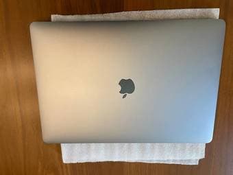15" Apple MacBook Pro Touch Bar 2