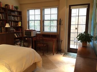 Private Entrance Room/Private Bath 8 min bike f Campus Avail April 19 3