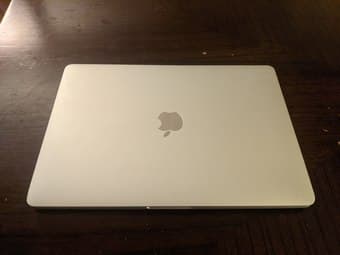 2017 MacBook Pro, 13" retina display, i7 3.5 GHz, 16 GB RAM, 1 TB SSD 2