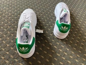 Original NEVER USED Stan Smith Adidas shoes size 9.5 2