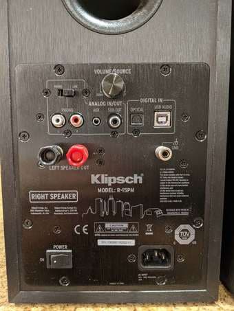 Klipsch R-15PM powered speakers (bluetooth and turntable-ready) 2