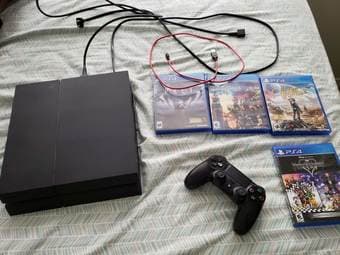ps4 with 4 games 1