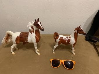 Horse figurines- set of 2 1