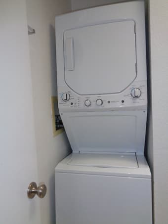 One furnished bedroom available now in Palo Alto 4