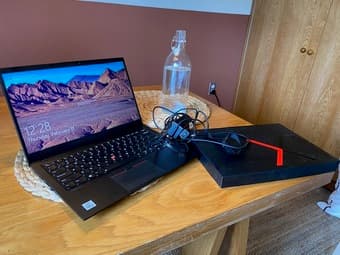 Lenovo X1 Carbon Get 7 - Like New 1