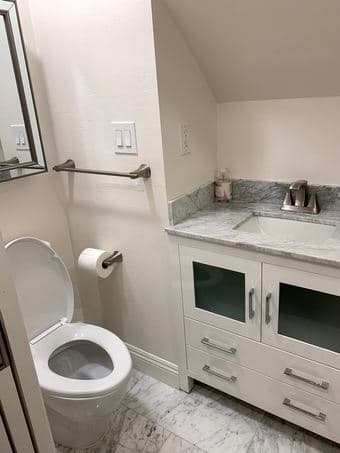 Private Room in Walking distance to Redwood City Campus 1