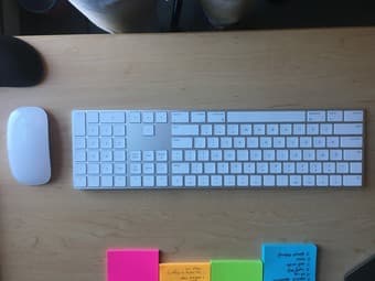 [NEW WITH BOX] Apple Keyboard and (Apple) Magic Mouse 2 3