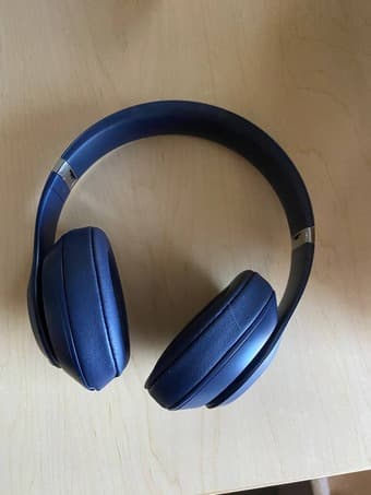 Beats Studio 3 wireless headphone - Navy Blue 1