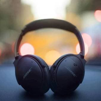Bose QC 35 Noise Cancelling Wireless Headphones - Black 1