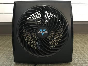 Dorm fan (Vornado) 1