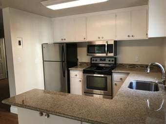 Lovely Large 2 bed corner unit with spacious balcony in Santa Clara 4
