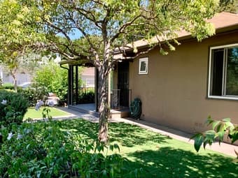 12-15 Min From Campus - 2 BR / 1 BA / 1100 SQ FT - Available April 2