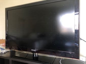 40" Samsung TV 1